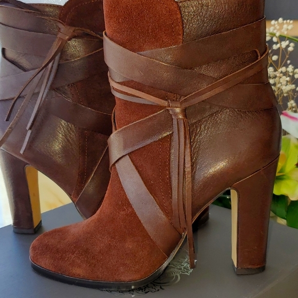 New Vince Camuto Charisa Brown Suede 